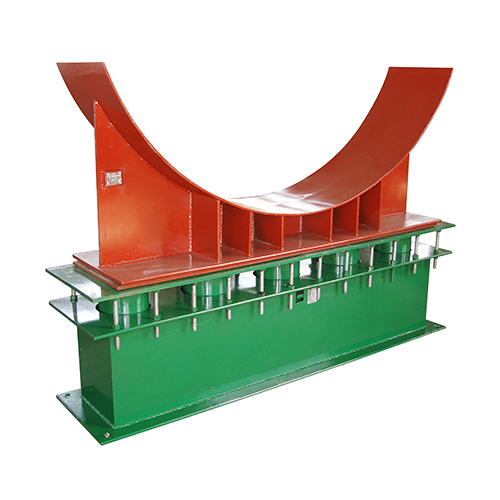 帶四(si)氟滑闆鞍式(shi)滑動支座彈(dàn)簧箱支座